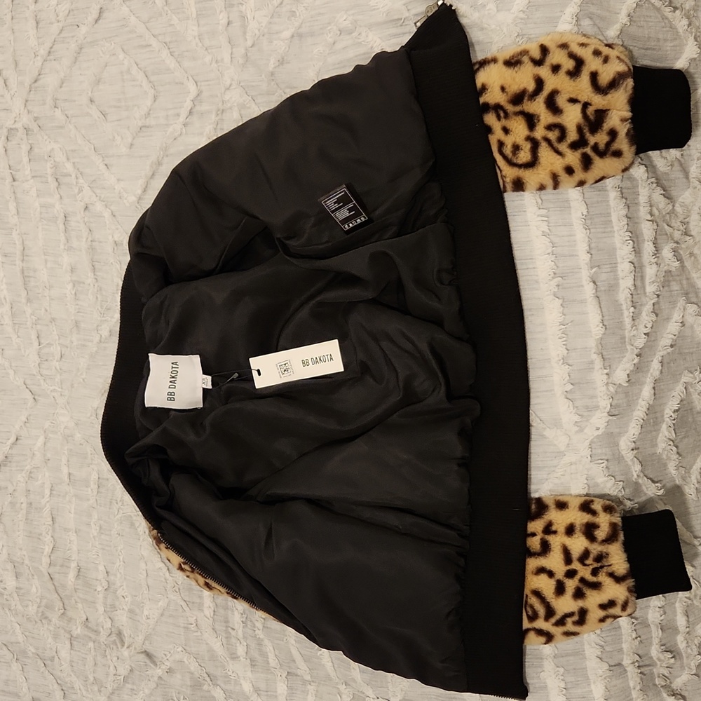 BB Dakota by Steve Madden Meow Factor Faux Fur Bomber Jacket size XS, NWT! - Picture 8 of 12